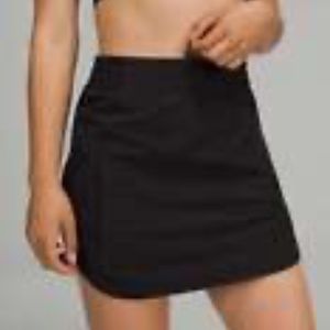 Lululemon Hotty Hot HR Skirt - Size 8 - Black
